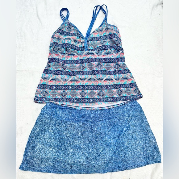 COPY - Beautiful Aztec design tankini with miniskirt - Picture 1 of 4
